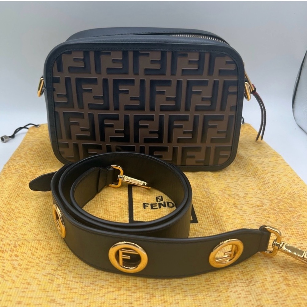 Authentic Fendi Black and Brown Crossbody Bag with a dust bag and COA ❤️🖤🤎
